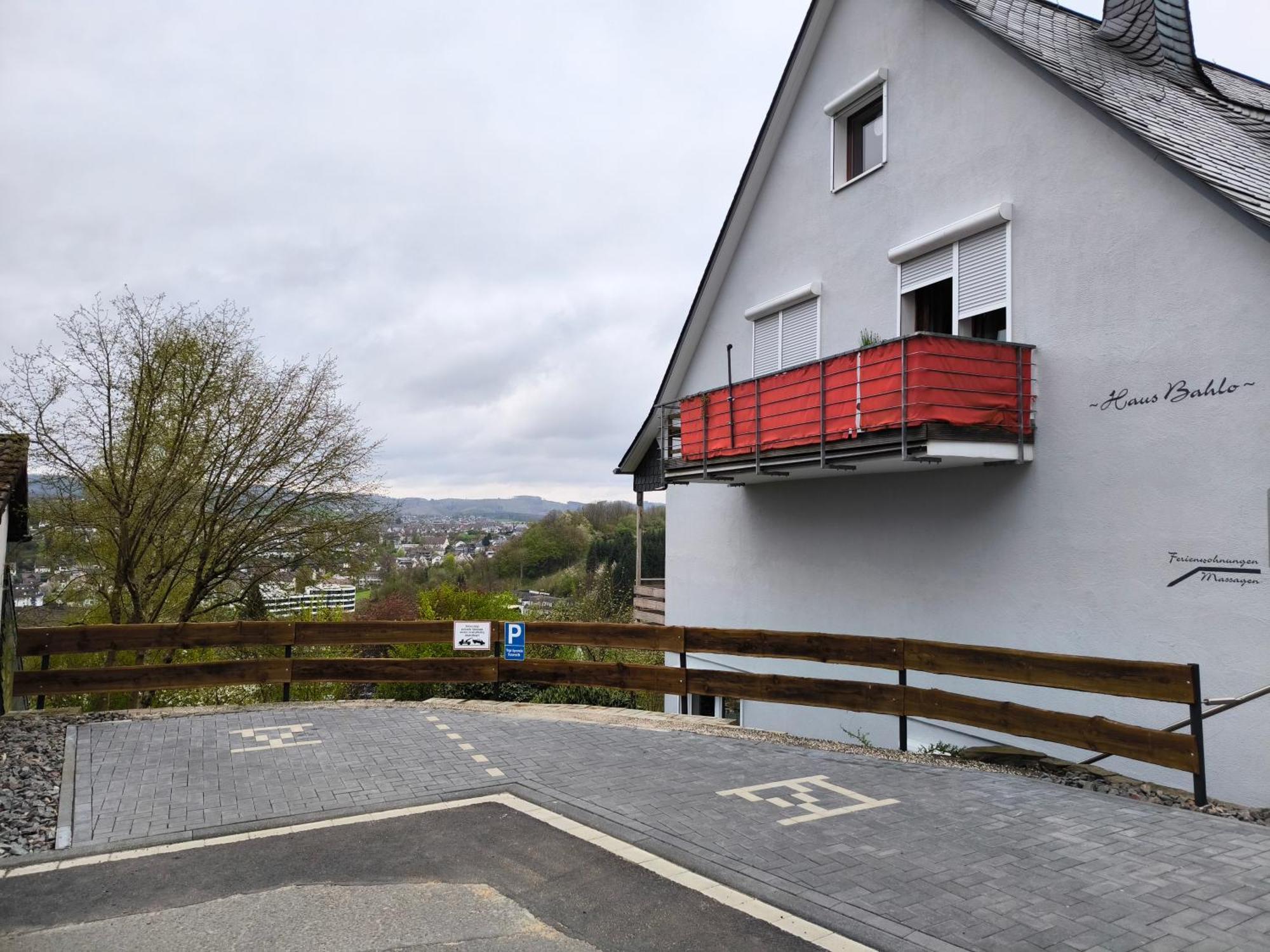 Haus Bahlo - Ferienwohnungen Attendorn Exterior foto