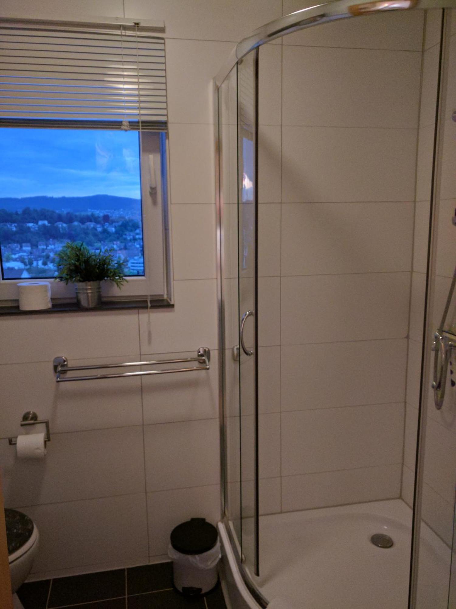 Haus Bahlo - Ferienwohnungen Attendorn Quarto foto